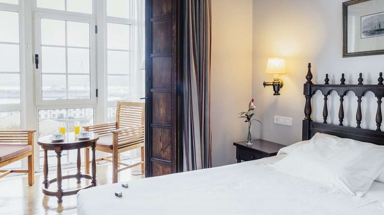 <b>Parador de Ferrol Room</b>. Images powered by <a href="https://iceportal.shijigroup.com/" title="IcePortal" target="_blank">IcePortal</a>.