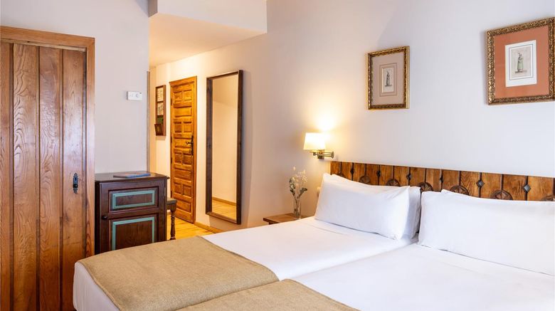 <b>Parador de Fuente De Room</b>. Images powered by <a href="https://iceportal.shijigroup.com/" title="IcePortal" target="_blank">IcePortal</a>.