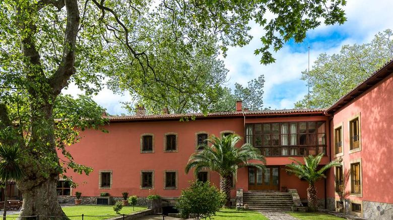 <b>Parador de Gijon Exterior</b>. Images powered by <a href="https://iceportal.shijigroup.com/" title="IcePortal" target="_blank">IcePortal</a>.