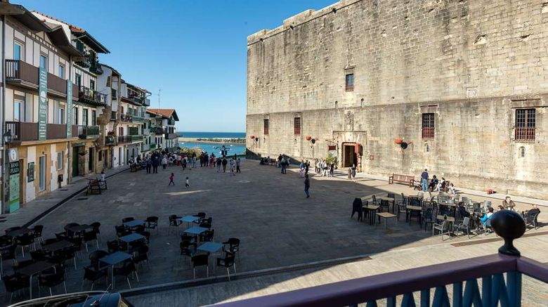 <b>Parador de Hondarribia Exterior</b>. Images powered by <a href="https://iceportal.shijigroup.com/" title="IcePortal" target="_blank">IcePortal</a>.