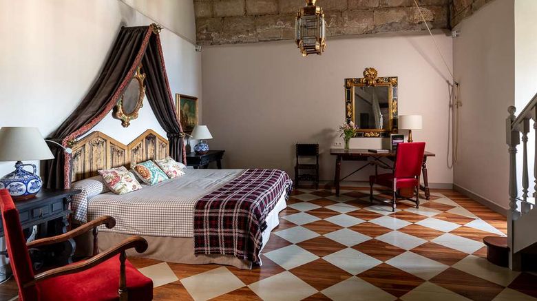 <b>Parador de Hondarribia Suite</b>. Images powered by <a href="https://iceportal.shijigroup.com/" title="IcePortal" target="_blank">IcePortal</a>.