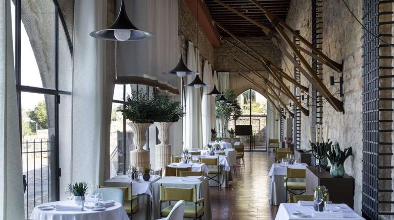 <b>Parador de Jaen Restaurant</b>. Images powered by <a href="https://iceportal.shijigroup.com/" title="IcePortal" target="_blank">IcePortal</a>.