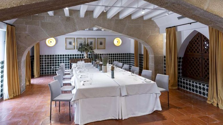 <b>Parador de Jaen Lobby</b>. Images powered by <a href="https://iceportal.shijigroup.com/" title="IcePortal" target="_blank">IcePortal</a>.