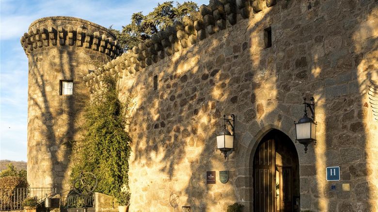 <b>Parador de Jarandilla de la Vera Exterior</b>. Images powered by <a href="https://iceportal.shijigroup.com/" title="IcePortal" target="_blank">IcePortal</a>.
