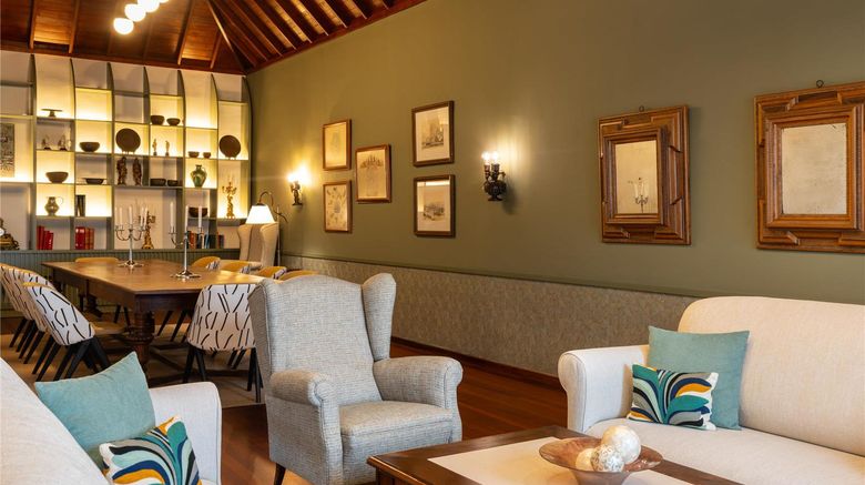 <b>Parador de la Palma Lobby</b>. Images powered by <a href="https://iceportal.shijigroup.com/" title="IcePortal" target="_blank">IcePortal</a>.