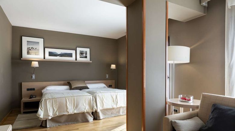 <b>Parador de la Seu d'Urgell Room</b>. Images powered by <a href="https://iceportal.shijigroup.com/" title="IcePortal" target="_blank">IcePortal</a>.