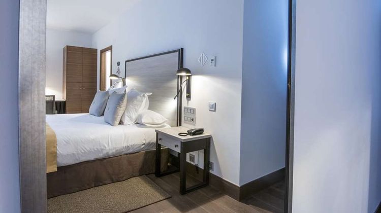 Parador de Lleida Room