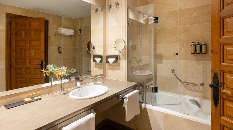 <b>Parador de Malaga Gibralfaro Room</b>. Images powered by <a href="https://iceportal.shijigroup.com/" title="IcePortal" target="_blank">IcePortal</a>.