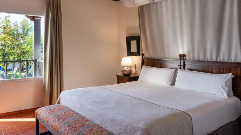 <b>Parador de Manzanares Suite</b>. Images powered by <a href="https://iceportal.shijigroup.com/" title="IcePortal" target="_blank">IcePortal</a>.