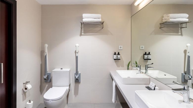 <b>Parador de Manzanares Room</b>. Images powered by <a href="https://iceportal.shijigroup.com/" title="IcePortal" target="_blank">IcePortal</a>.