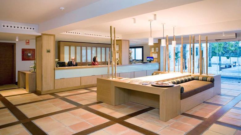 <b>Parador de Mojacar Lobby</b>. Images powered by <a href="https://iceportal.shijigroup.com/" title="IcePortal" target="_blank">IcePortal</a>.