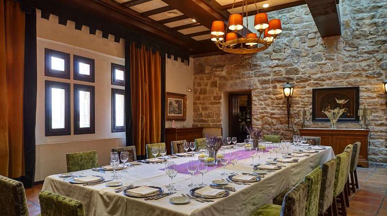 <b>Parador de Olite Meeting</b>. Images powered by <a href="https://iceportal.shijigroup.com/" title="IcePortal" target="_blank">IcePortal</a>.