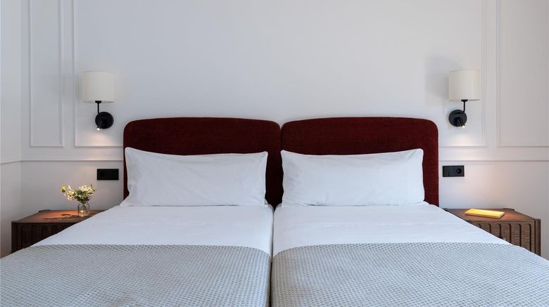 <b>Parador de Olite Room</b>. Images powered by <a href="https://iceportal.shijigroup.com/" title="IcePortal" target="_blank">IcePortal</a>.