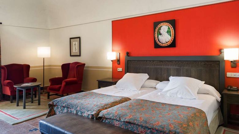 <b>Parador de Oropesa Room</b>. Images powered by <a href="https://iceportal.shijigroup.com/" title="IcePortal" target="_blank">IcePortal</a>.