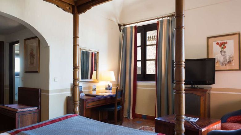 <b>Parador de Oropesa Room</b>. Images powered by <a href="https://iceportal.shijigroup.com/" title="IcePortal" target="_blank">IcePortal</a>.