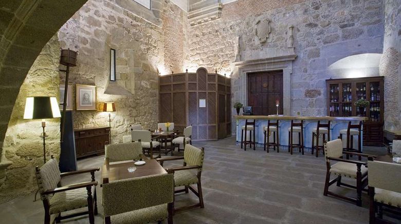 <b>Parador de Plasencia Restaurant</b>. Images powered by <a href="https://iceportal.shijigroup.com/" title="IcePortal" target="_blank">IcePortal</a>.