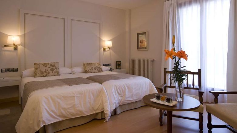 <b>Parador de Puebla de Sanabria Room</b>. Images powered by <a href="https://iceportal.shijigroup.com/" title="IcePortal" target="_blank">IcePortal</a>.