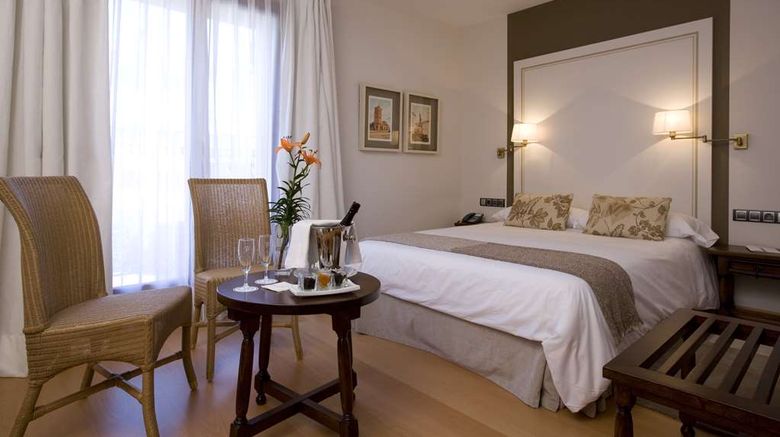 <b>Parador de Puebla de Sanabria Room</b>. Images powered by <a href="https://iceportal.shijigroup.com/" title="IcePortal" target="_blank">IcePortal</a>.