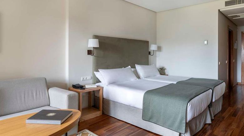<b>Parador de Ronda Room</b>. Images powered by <a href="https://iceportal.shijigroup.com/" title="IcePortal" target="_blank">IcePortal</a>.