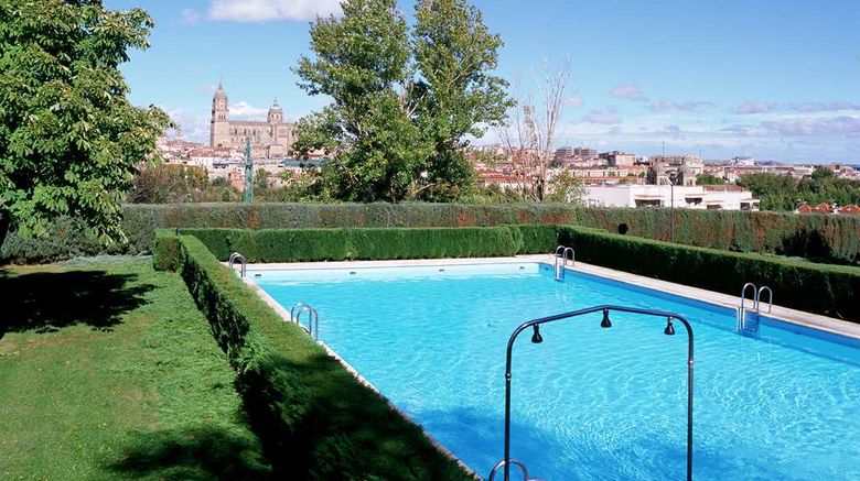 <b>Parador de Salamanca Pool</b>. Images powered by <a href="https://iceportal.shijigroup.com/" title="IcePortal" target="_blank">IcePortal</a>.