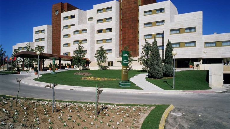 <b>Parador de Salamanca Exterior</b>. Images powered by <a href="https://iceportal.shijigroup.com/" title="IcePortal" target="_blank">IcePortal</a>.