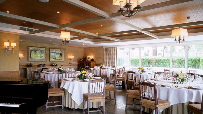 <b>Parador de Salamanca Restaurant</b>. Images powered by <a href="https://iceportal.shijigroup.com/" title="IcePortal" target="_blank">IcePortal</a>.
