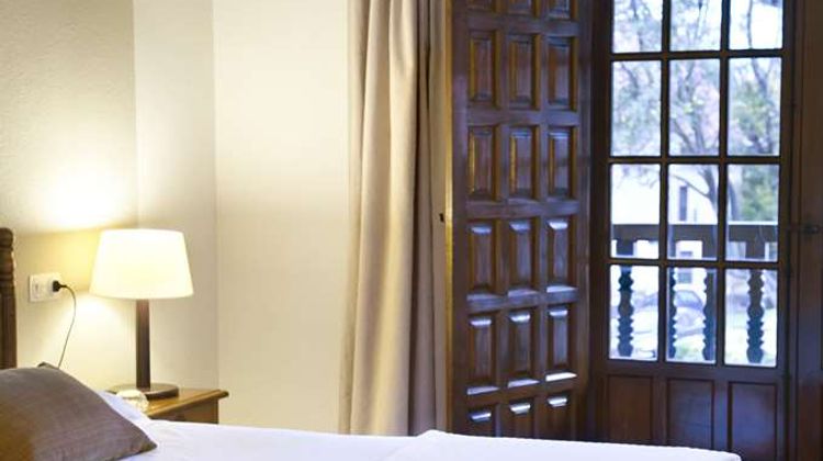 Parador de Santillana Room