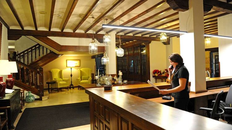 Parador de Santillana Lobby