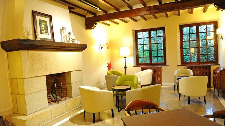 Parador de Santillana Lobby