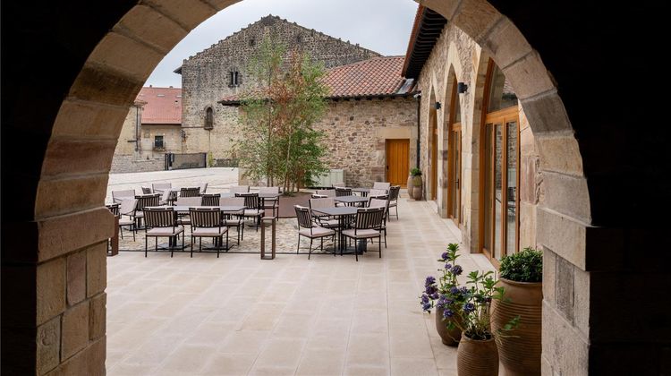 Parador de Santillana Exterior