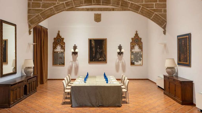 <b>Parador de Sto Domingo Bernardo Fresneda Meeting</b>. Images powered by <a href="https://iceportal.shijigroup.com/" title="IcePortal" target="_blank">IcePortal</a>.