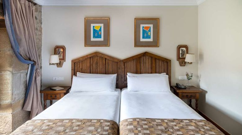 <b>Parador de Sto Domingo Bernardo Fresneda Room</b>. Images powered by <a href="https://iceportal.shijigroup.com/" title="IcePortal" target="_blank">IcePortal</a>.