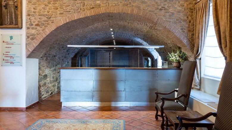 <b>Parador de Sto Domingo Bernardo Fresneda Lobby</b>. Images powered by <a href="https://iceportal.shijigroup.com/" title="IcePortal" target="_blank">IcePortal</a>.
