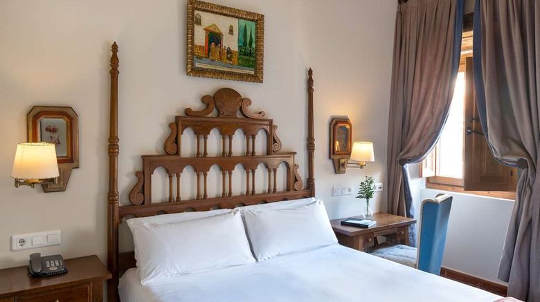 <b>Parador de Sto Domingo Bernardo Fresneda Room</b>. Images powered by <a href="https://iceportal.shijigroup.com/" title="IcePortal" target="_blank">IcePortal</a>.
