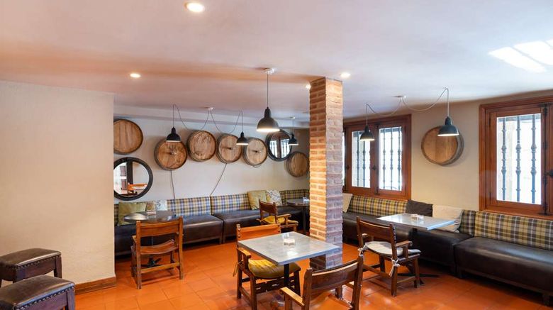 <b>Parador de Santo Domingo de la Calzada Restaurant</b>. Images powered by <a href="https://iceportal.shijigroup.com/" title="IcePortal" target="_blank">IcePortal</a>.