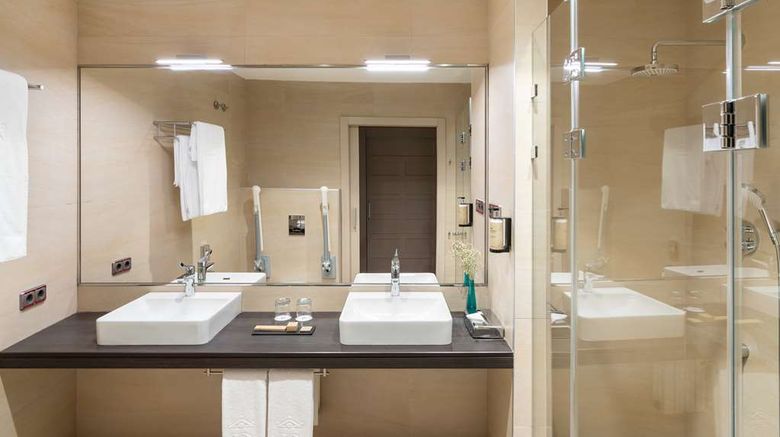 <b>Parador de Santo Domingo de la Calzada Room</b>. Images powered by <a href="https://iceportal.shijigroup.com/" title="IcePortal" target="_blank">IcePortal</a>.