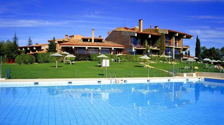<b>Parador de Segovia Pool</b>. Images powered by <a href="https://iceportal.shijigroup.com/" title="IcePortal" target="_blank">IcePortal</a>.