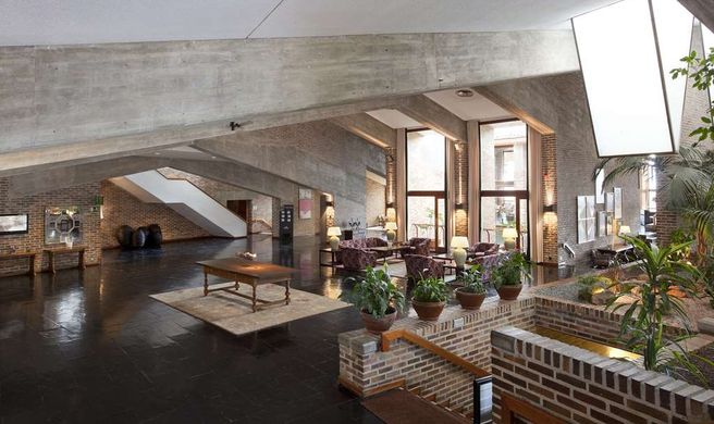 Parador de Segovia Lobby