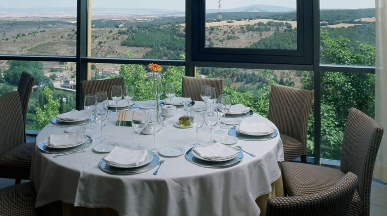 <b>Parador de Soria Restaurant</b>. Images powered by <a href="https://iceportal.shijigroup.com/" title="IcePortal" target="_blank">IcePortal</a>.