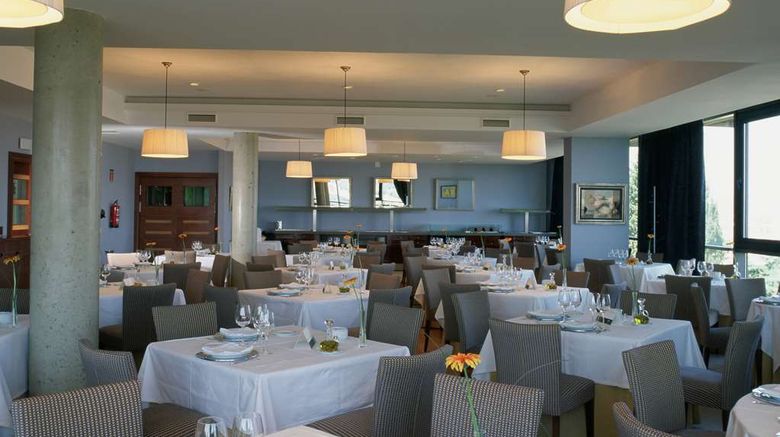 <b>Parador de Soria Restaurant</b>. Images powered by <a href="https://iceportal.shijigroup.com/" title="IcePortal" target="_blank">IcePortal</a>.