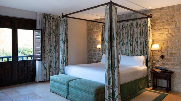 Parador de Sos del Rey Catolico Suite