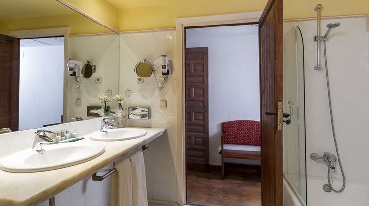 Parador de Tortosa Room