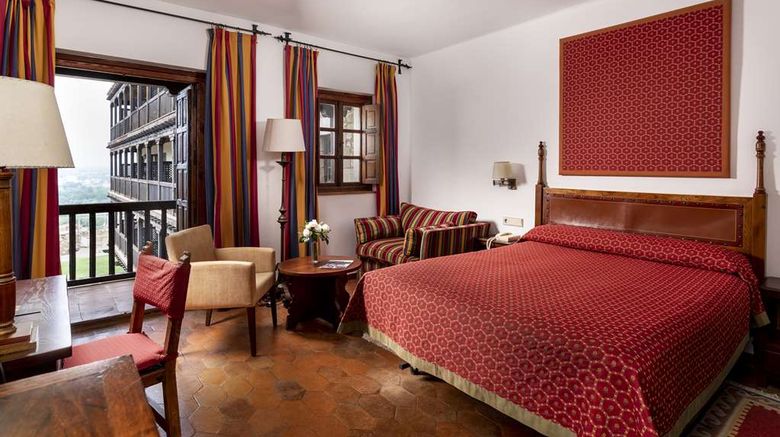 <b>Parador de Tortosa Room</b>. Images powered by <a href="https://iceportal.shijigroup.com/" title="IcePortal" target="_blank">IcePortal</a>.