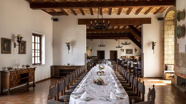 <b>Parador de Tortosa Restaurant</b>. Images powered by <a href="https://iceportal.shijigroup.com/" title="IcePortal" target="_blank">IcePortal</a>.