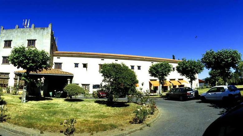 <b>Parador de Verin Exterior</b>. Images powered by <a href="https://iceportal.shijigroup.com/" title="IcePortal" target="_blank">IcePortal</a>.