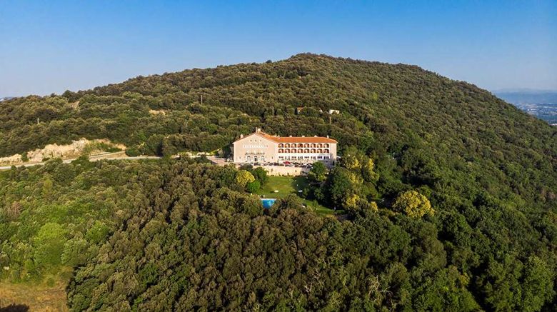 <b>Parador de Vic Exterior</b>. Images powered by <a href="https://iceportal.shijigroup.com/" title="IcePortal" target="_blank">IcePortal</a>.