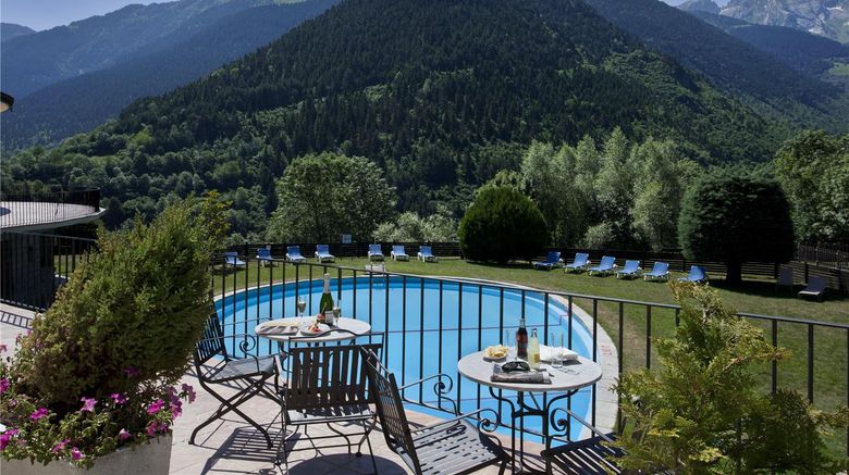 <b>Parador de Vielha Pool</b>. Images powered by <a href="https://iceportal.shijigroup.com/" title="IcePortal" target="_blank">IcePortal</a>.
