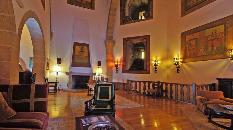 Parador de Villalba Lobby