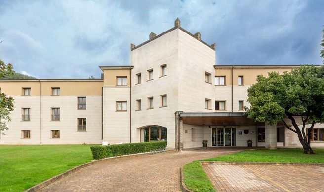 Parador Villafranca del Bierzo Exterior