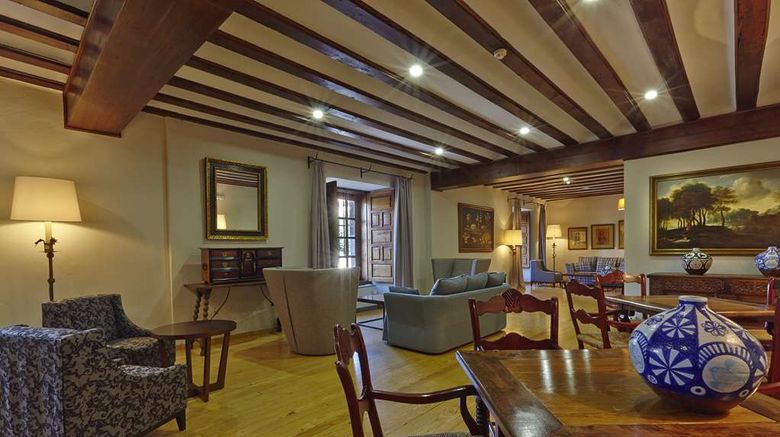 <b>Parador de Zamora Lobby</b>. Images powered by <a href="https://iceportal.shijigroup.com/" title="IcePortal" target="_blank">IcePortal</a>.